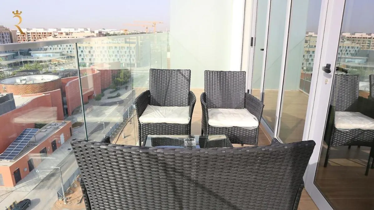 Appartement 1Br Masdar Getaway Poolside Living With Free Parking à Abou Dabi