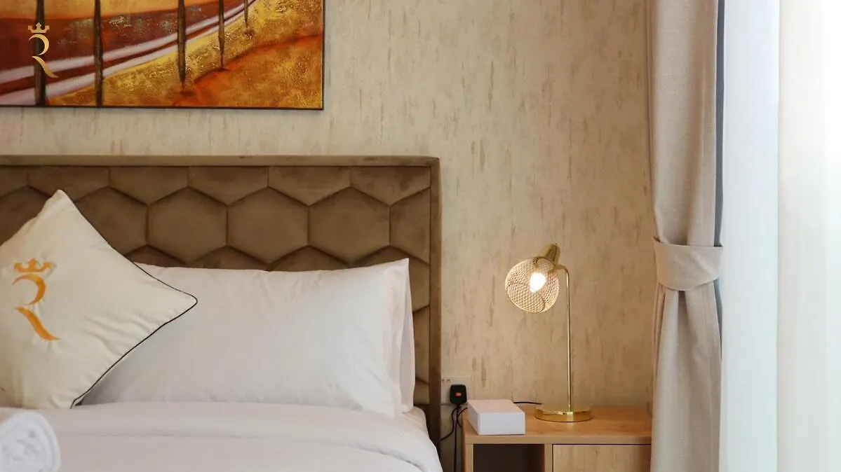 Appartement 1Br Masdar Getaway Poolside Living With Free Parking à Abou Dabi